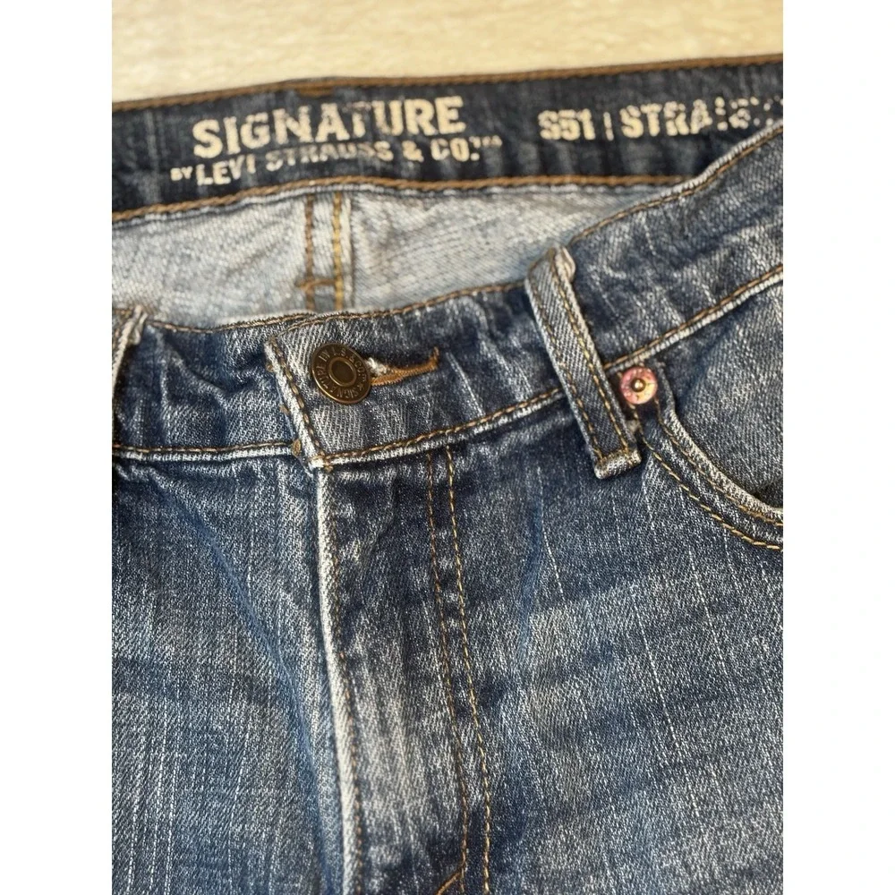 Levi 551 Mens Jeans Size 32x34 (actual‎ 32x33) Signature Straight Leg Cotton